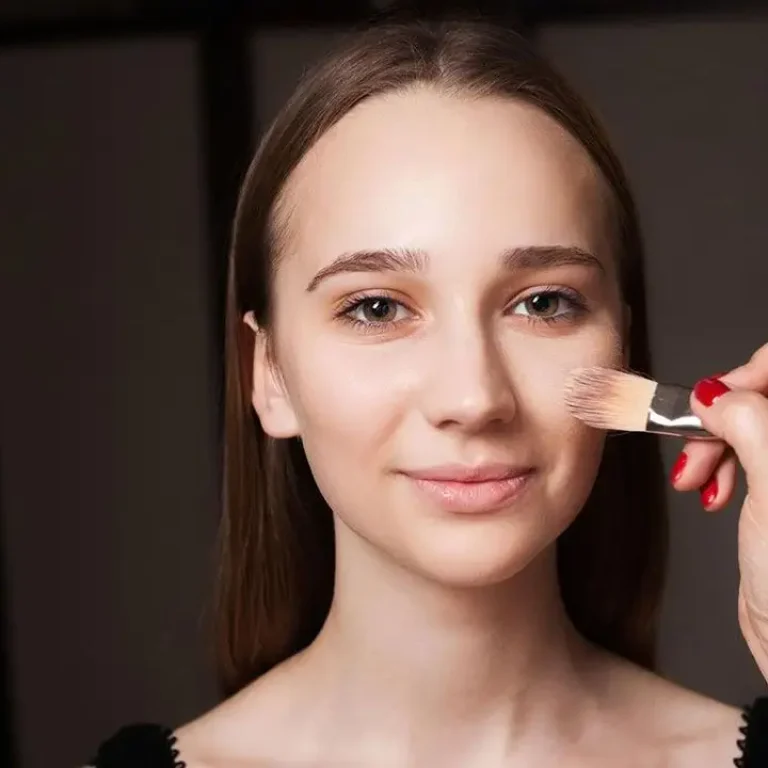 makyaj_bazi_nedir_thumb_b4b4bfd182